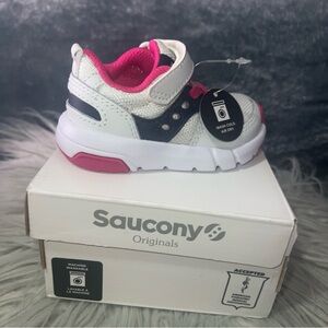 New $10.00 Saucony lil Kids 4W Sneakers - White, Pink, and Black